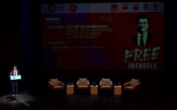 demokrasi